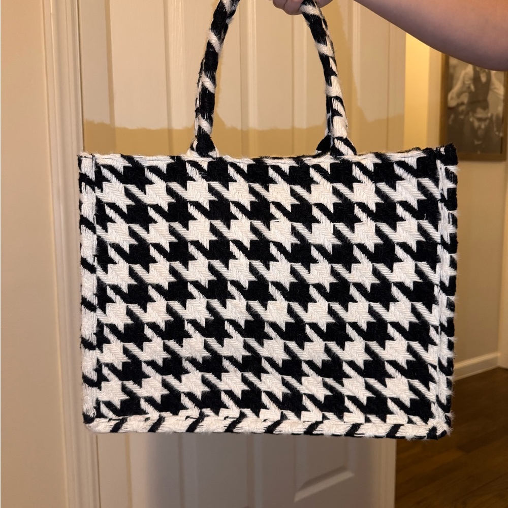 Stylish Black and White Houndstooth Women's Bag
